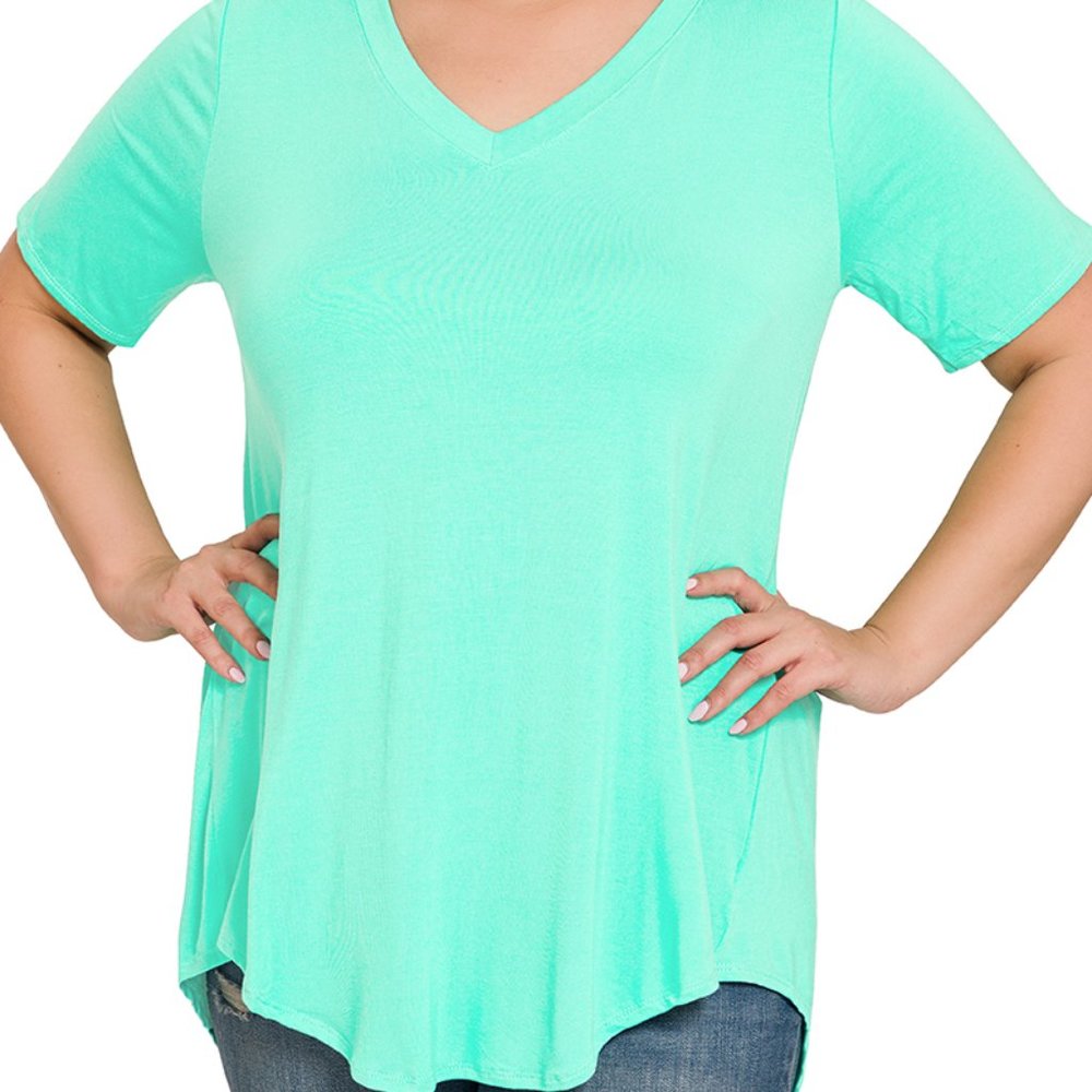 PLUS LUXE RAYON SHORT SLEEVE V-NECK HI-LOW HEM TOP